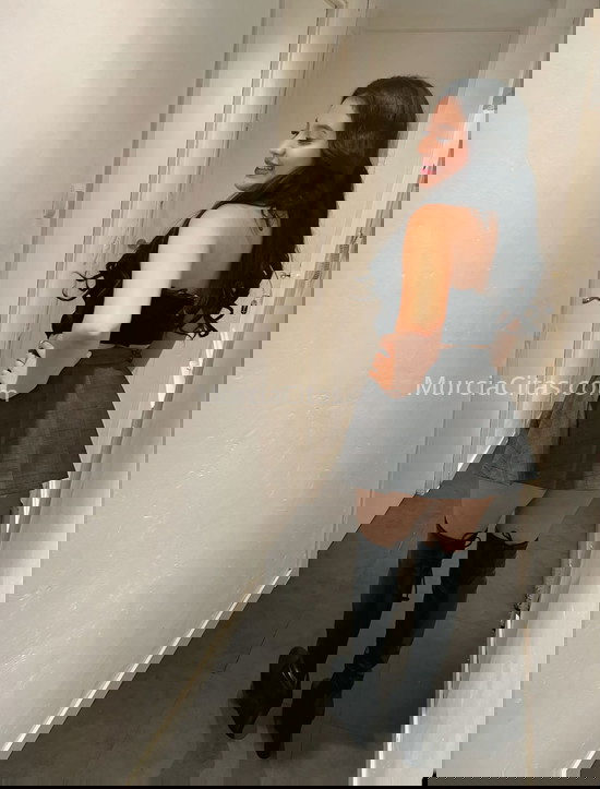 Violeta, jovencita colombiana. 631128392. Citas en MURCIA, MURCIA. www.murciacitas.com.