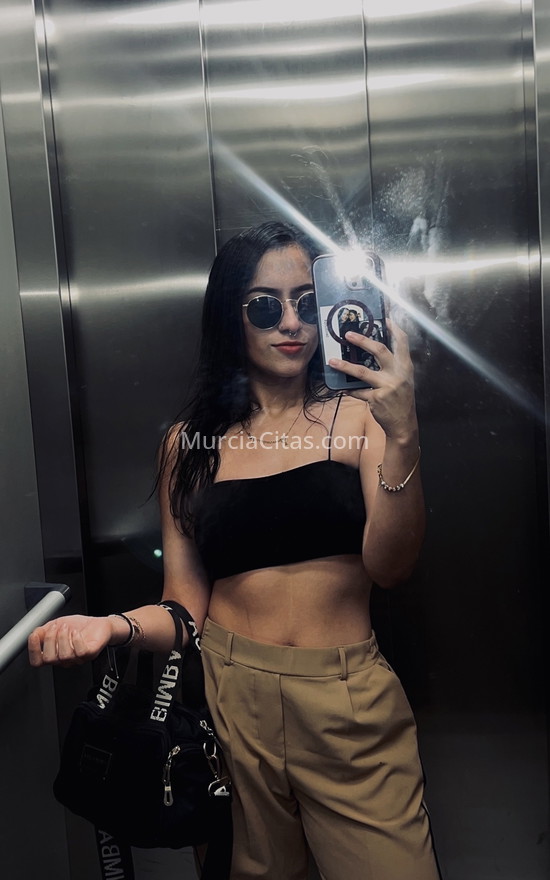 Mía, colombiana 23 años. 643498750. Citas en MURCIA, MURCIA. www.murciacitas.com.