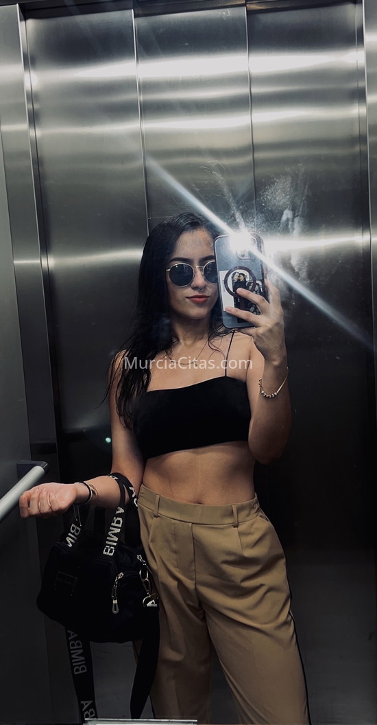 Mía, colombiana 23 años. 643498750. Citas en MURCIA, MURCIA. www.murciacitas.com.